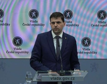 ŽIVĚ: Briefing po zasedání krizového štábu k situaci po havárii cisteren s benzenem u Hustopečí nad 