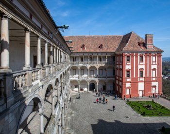 Na hradech a zámcích ve správě NPÚ začíná hlavní turistická sezona