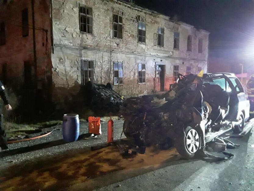 U Horního Slavkova zemřeli při nehodě dvou osobních aut tři lidé