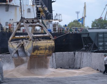 Zelenskyj jednal se šéfem turecké diplomacie o vývozu obilí