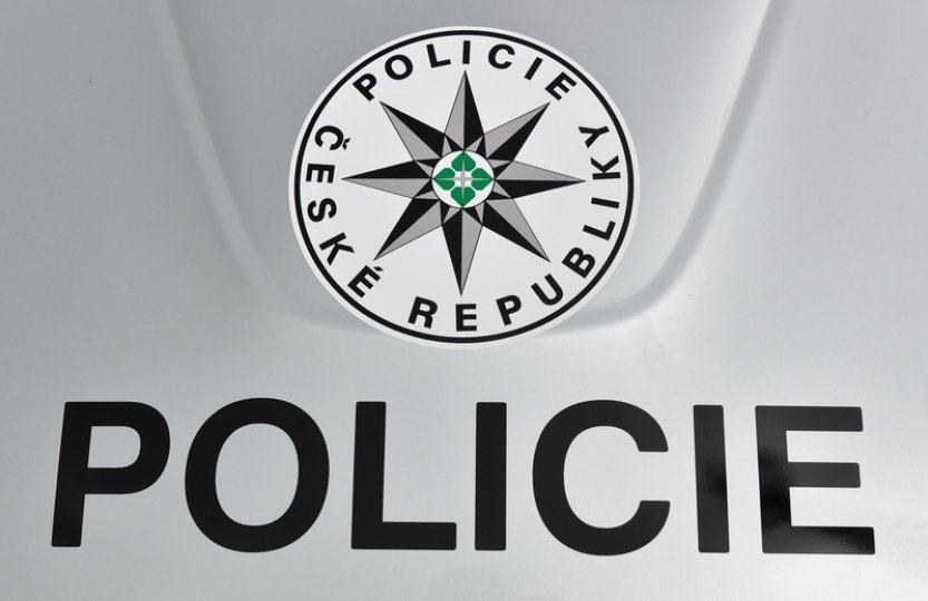 Policisté vyšetřují vraždu ženy v Ostrově, podezřelého zadrželi