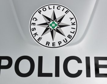 Policisté vyšetřují vraždu ženy v Ostrově, podezřelého zadrželi
