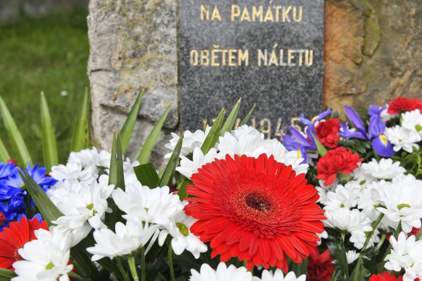 Na zvuky bomb z dubnového náletu na Plzeň vzpomíná pamětník dodnes