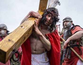 Pašijové hry na hradě Lipý patří k Velikonocům bez ohledu na počasí