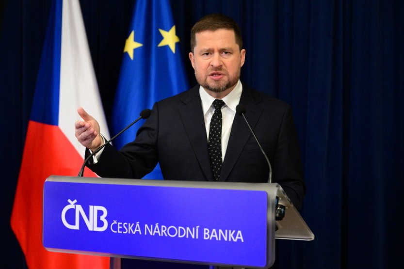 Hlídač státu: Nejlépe placeným manažerem veřejného sektoru byl loni guvernér ČNB