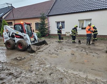 Obce na jihu Moravy zasažené silnými dešti sčítají škody, všude je bláto