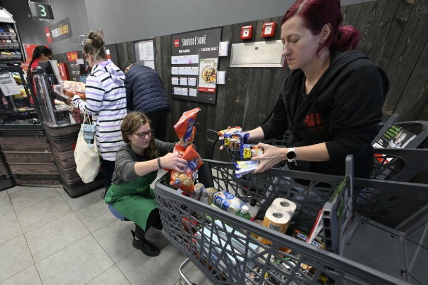 V kamenných obchodech dnes začíná národní potravinová sbírka pro potřebné