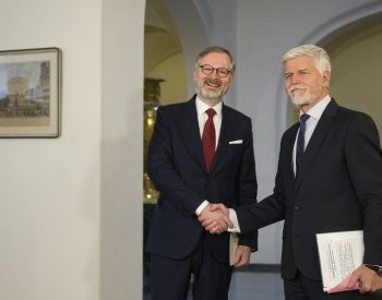 Pavel přijal Fialu, tématem jednání by mohly být platy i mezinárodní situace