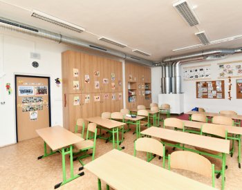Senát neodmítl převod financování nepedagogů, jak žádaly odbory či ANO