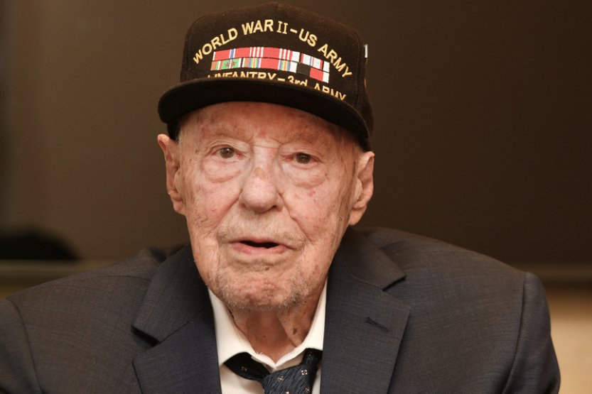 Ve válce nikdo nevyhrává, všichni prohrávají, řekl v Plzni americký veterán