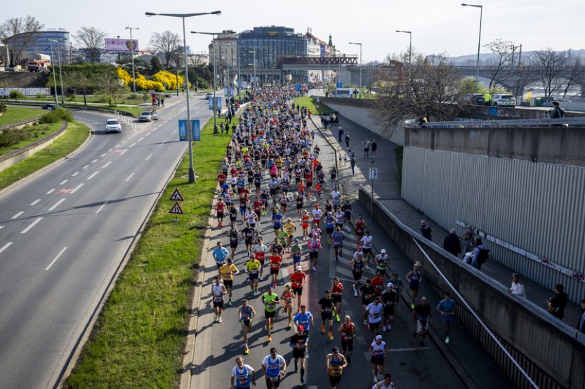 Pořadatelé běžeckých závodů chtějí být ekologičtější, reagují na trendy