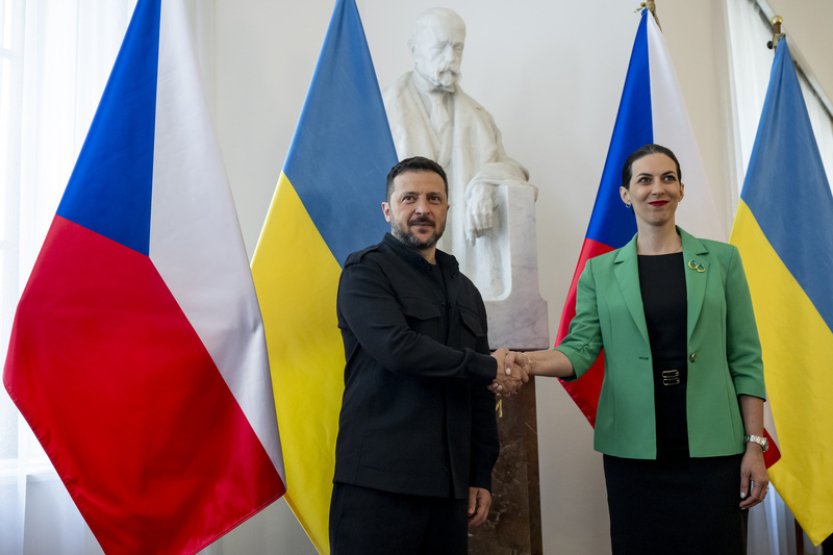 Zelenskyj přijel do Sněmovny, setkal se s Pekarovou Adamovou