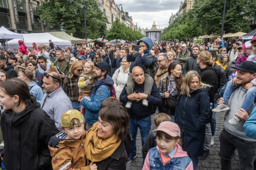 Pražané i turisté si připomínají konec války na happeningu v centru města