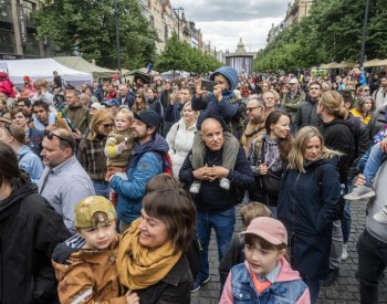 Pražané i turisté si připomínají konec války na happeningu v centru města