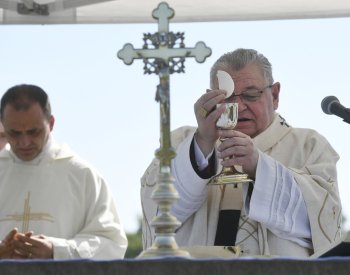 Duka: Je výhodou, že nový papež má znalosti o české církvi