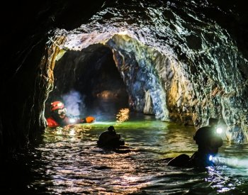 Jeskynní potápěči dokázali zdolat dvoudenní trasu systémem Amatérské jeskyně