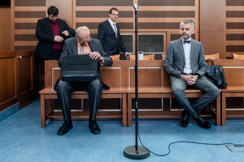 Krajský soud dal za manipulace tendrů na nemocnici Náchod podmínku