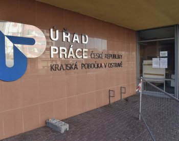 Šéf úřadu práce: Stíháme vyřídit 94% dávek na bydlení a na děti do měsíce