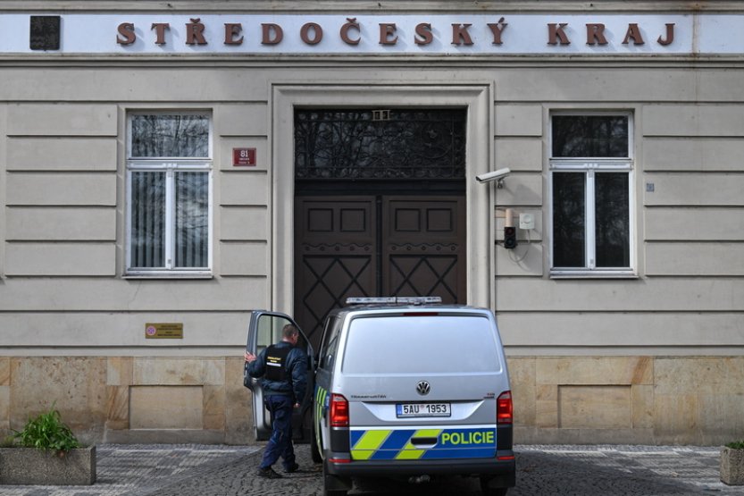 Kriminalisté obvinili pět lidí kvůli kontaminaci areálu Milovice, škoda 2,2 mld.