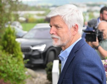 Pavel smlouvu ČR s Vatikánem zpochybnil, vláda ji hájí, ÚS rozhodne přednostně