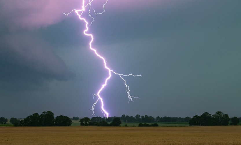 ČHMÚ zmírnil varování před bouřemi, nejsilnější mají večer zasáhnout jihovýchod