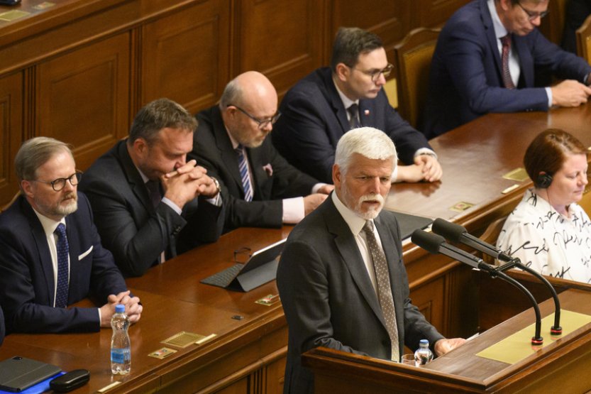 Bitcoinová kauza má mimořádně škodlivý potenciál, řekl Pavel ve Sněmovně