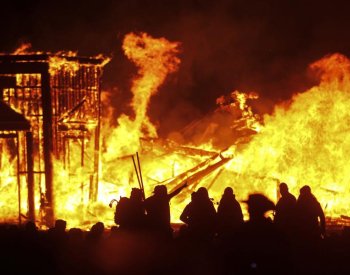 Na Sibiři hořel sklad pyrotechniky, ranění či mrtví nejsou hlášeni