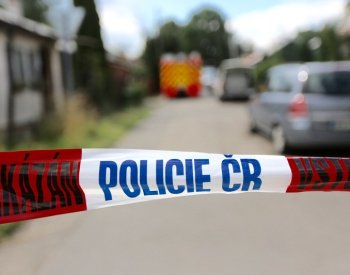 Muži podezřelému z vraždy muže a ženy v Kostelci hrozí až výjimečný trest