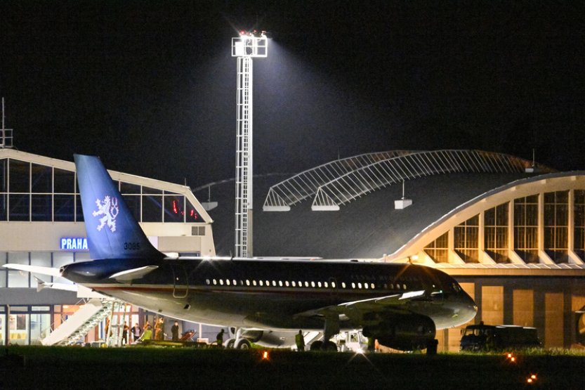 ČR připravuje další evakuační let pro Čechy v Izraeli, prvním se vrátilo 66 lidí