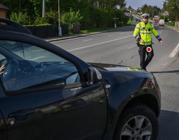 Policie na začátku i na konci prázdnin zesílí dozor nad provozem na silnicích