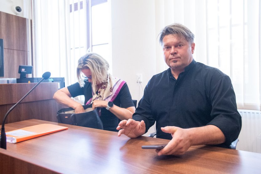 Zastupitel neuspěl s dovoláním, musel se omluvit hejtmance Peckové