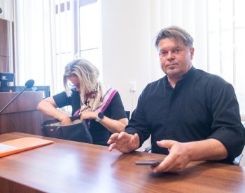 Zastupitel neuspěl s dovoláním, musel se omluvit hejtmance Peckové