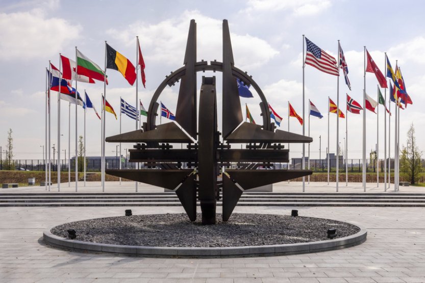 Podpora Ukrajiny se pro NATO stala dlouhodobým problémem, míní expert