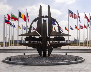 Podpora Ukrajiny se pro NATO stala dlouhodobým problémem, míní expert