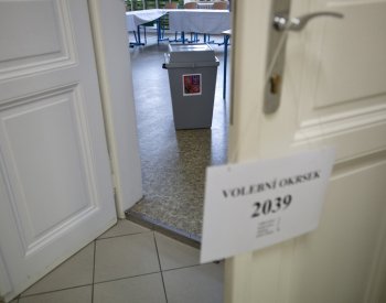 Kantar: ANO mírně oslabilo, zisk Spolu kauza s bitcoiny neovlivnila