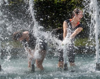 Česko čeká tropický týden, na víkend se teploty zmírní