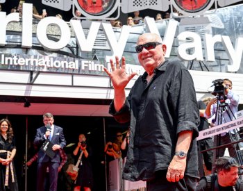 Producent Paul Zaentz na festivalu v K. Varech kritizoval Donalda Trumpa