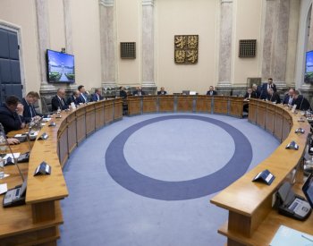 Živě: Tripartita bude jednat o emisních povolenkách či využití dotací EU