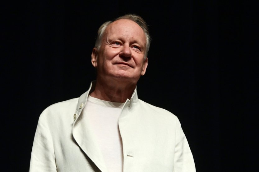 Karlovarský festival dnes končí, cenu převezmou Skarsgaard a Brožek