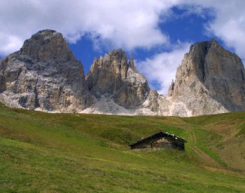 Český občan zemřel při výstupu na skály v Dolomitech, potvrdilo MZV
