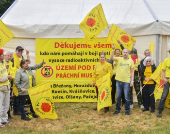 Lidé z Pošumaví 22. rokem pochodovali proti plánovanému jadernému úložišti