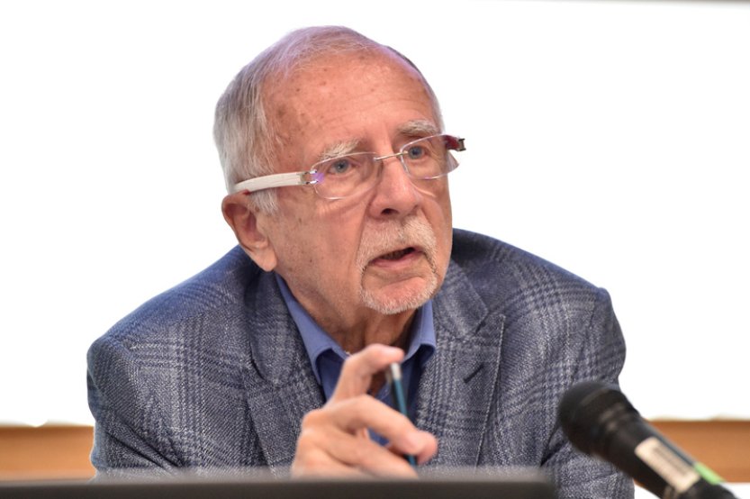 Křeček: Cizinci, kteří si hledají práci, mají nárok na pojištění hrazené státem