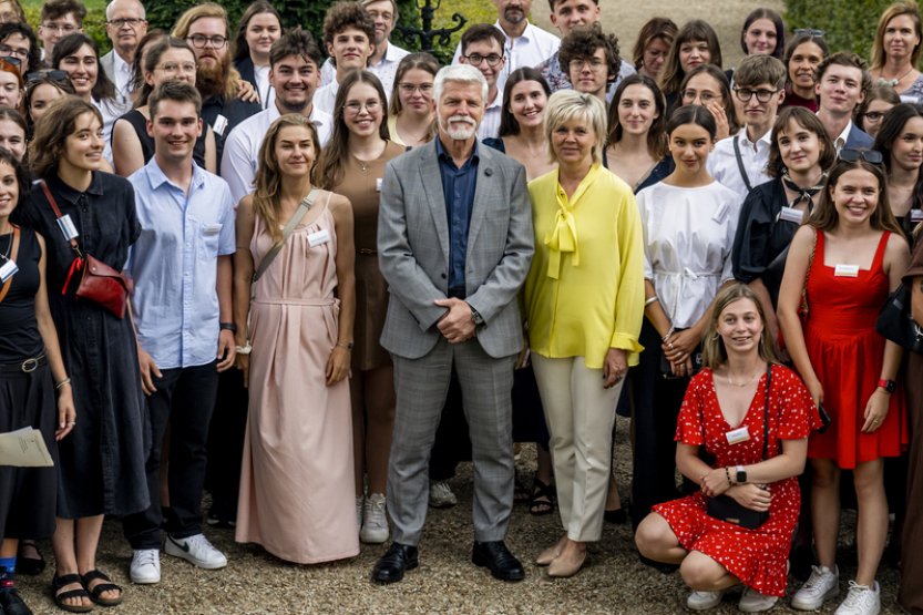 Prezident Pavel se v Lánech setkal s mladými aktivními lidmi z celé ČR