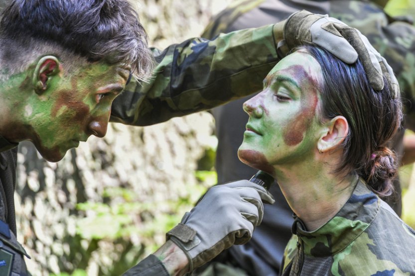 Vojenské cvičení pro středoškoláky je podle účastníků i užitečný digitální detox