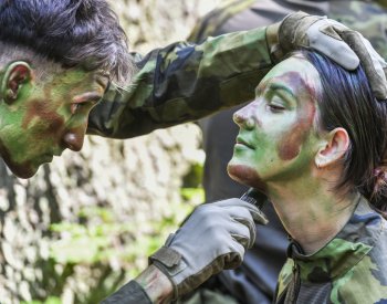 Vojenské cvičení pro středoškoláky je podle účastníků i užitečný digitální detox