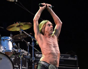 Hlavními hvězdami druhého dne Colours of Ostrava bude Iggy Pop a Justice