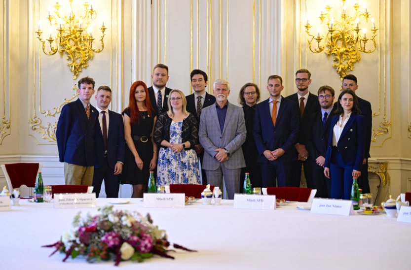 Prezident Pavel z debat s mladými často vnímá frustraci z politiky