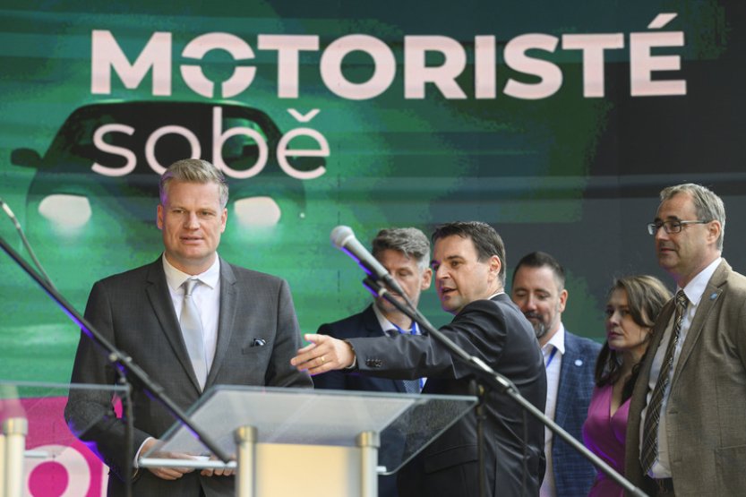 Motoristé proberou v Olomouci nízké preference a horkou fázi předvolební kampaně