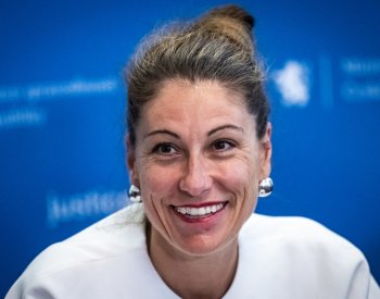 Senátní výbor dnes bude jednat o kauze bitcoinů, pozval si Decroix a Dragouna