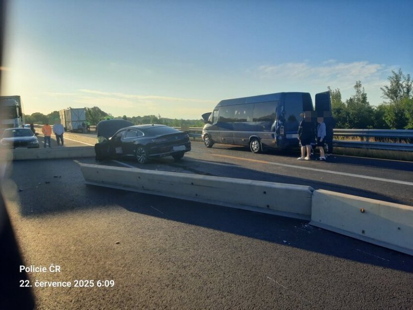 Nehoda u Studénky přerušila provoz na D1, policie odkláněla dopravu